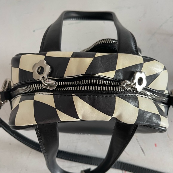 CHARLES & KEITH black and white box shaped purse - Picture 13 of 15